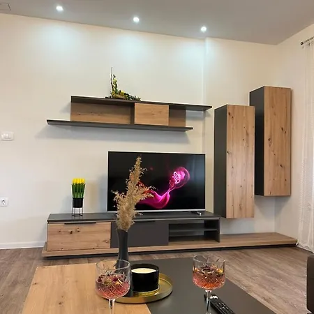 Lux Lucis Apartment *