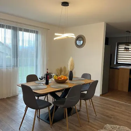 Lux Lucis Apartment *