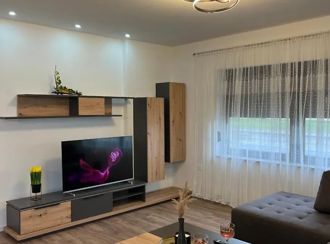 Lux Lucis ليفنو